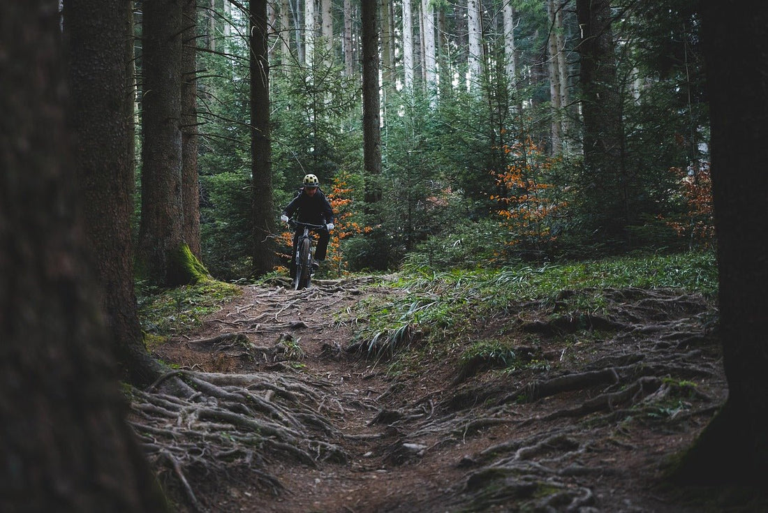 How to Find the Best Helmet Light for Mountain Biking - JordiLight Inc.