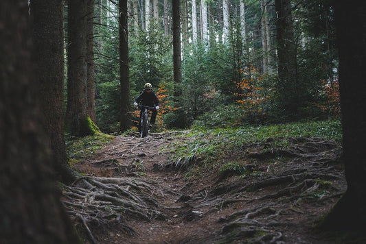 How to Find the Best Helmet Light for Mountain Biking - JordiLight Inc.