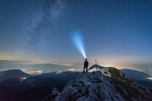 How to Use a Flashlight in an Emergency - JordiLight Inc.